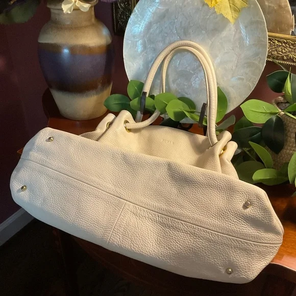 GUC Furla Cream Shoulder Bag - Picture 12 of 15